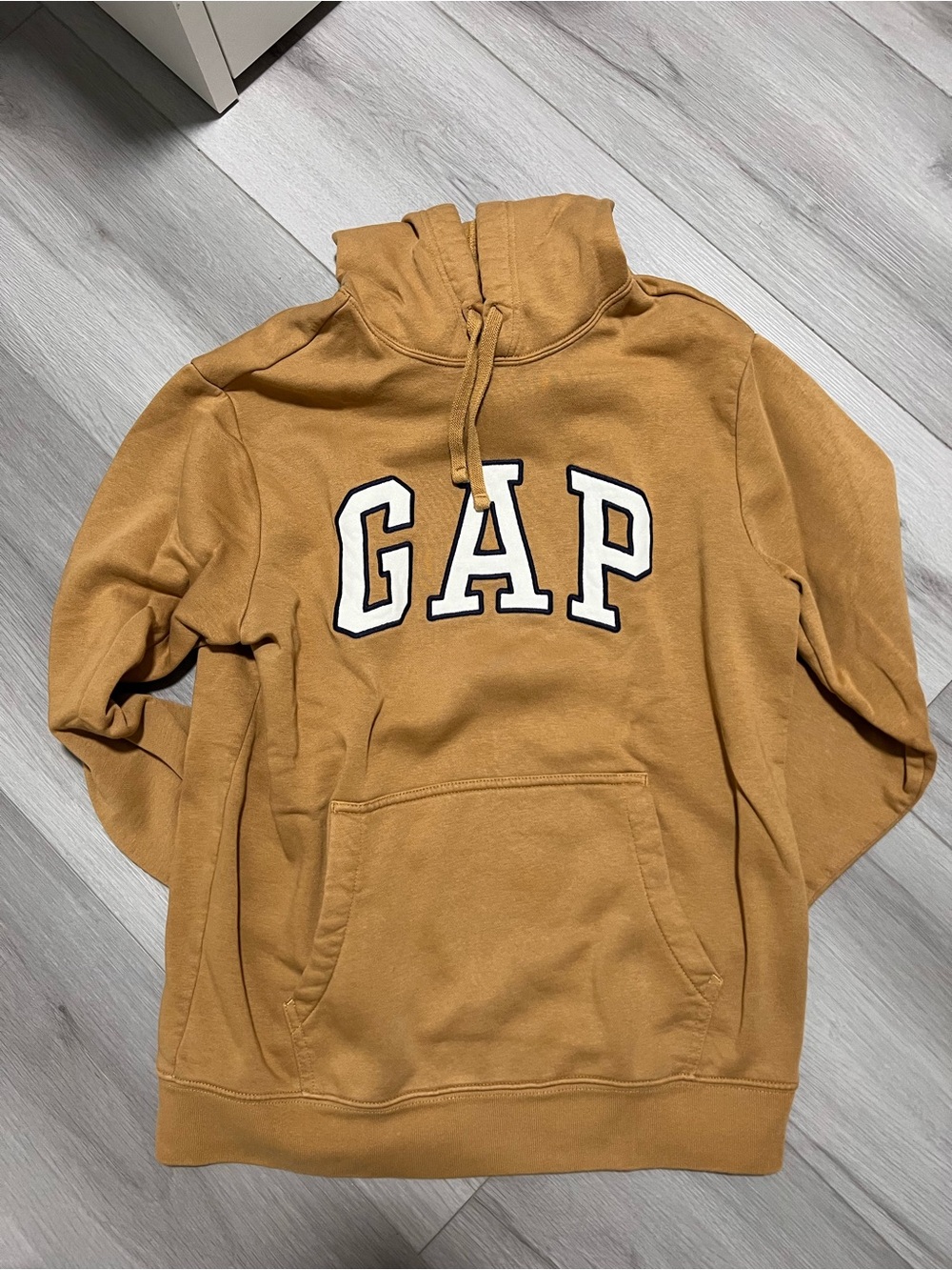 GAP Men's Mustard Crewneck Hoodie — Warm Tan Gold Tone